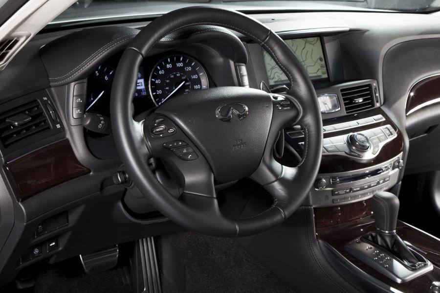  Infiniti M37 S 2011 года  (фото 15 из 33)